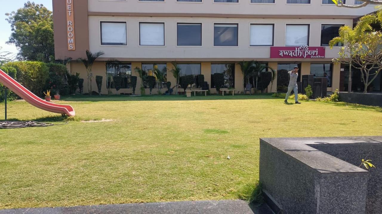 Hotel Shivalik - Mehsana Mahesana Ngoại thất bức ảnh