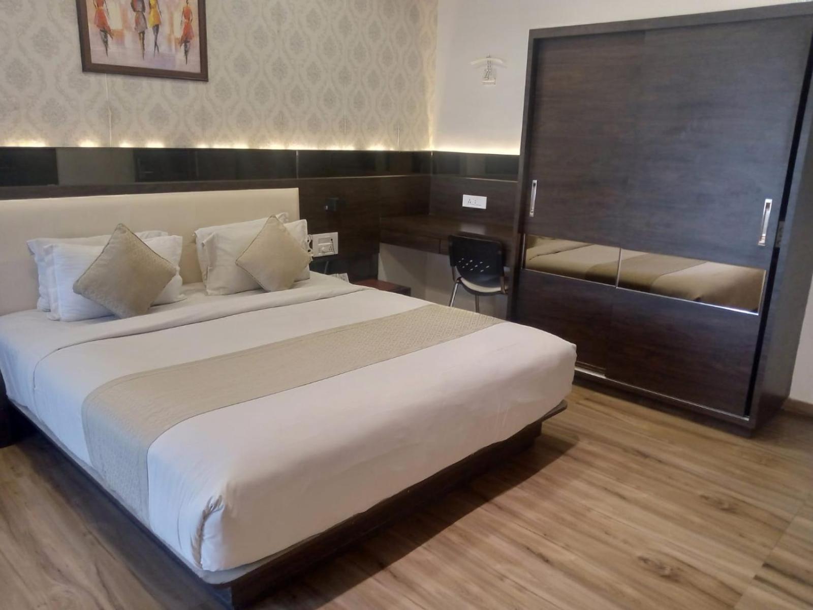 Hotel Shivalik - Mehsana Mahesana Ngoại thất bức ảnh