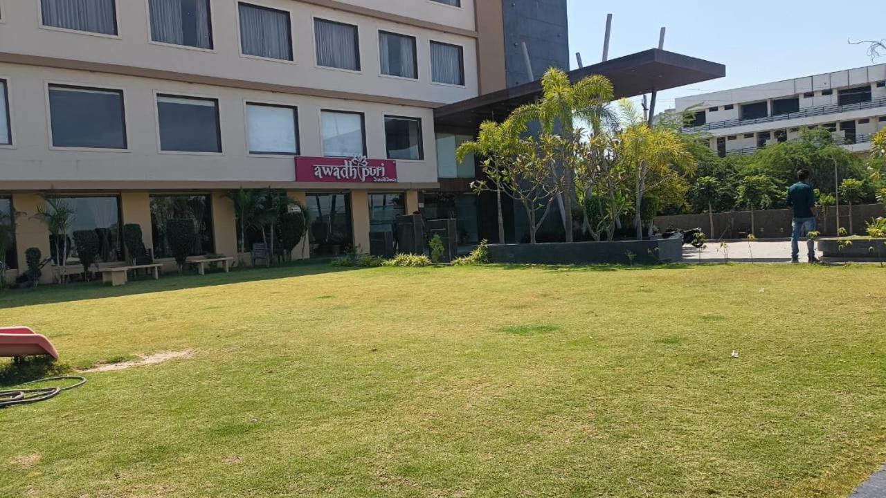 Hotel Shivalik - Mehsana Mahesana Ngoại thất bức ảnh