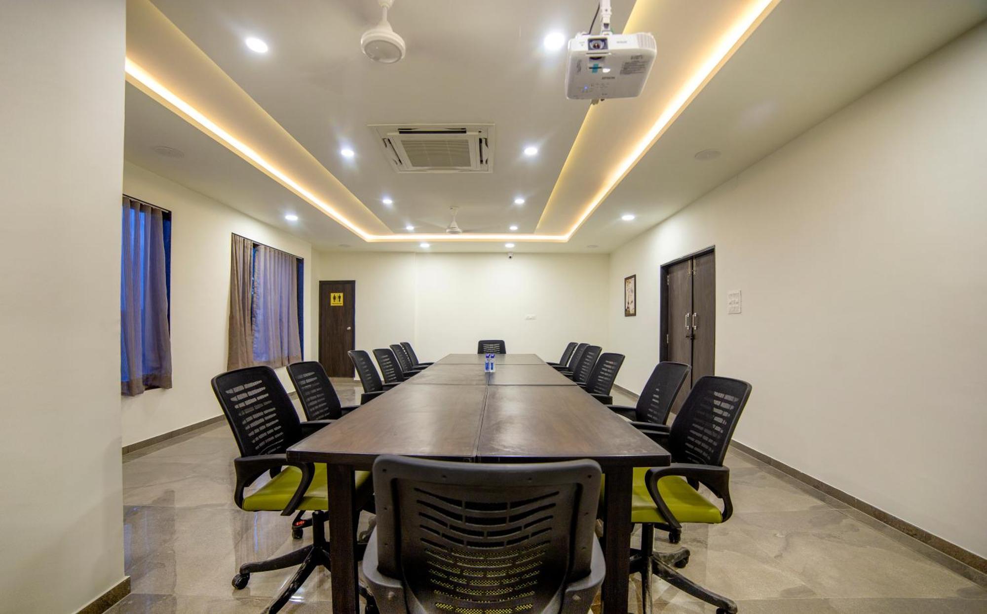 Hotel Shivalik - Mehsana Mahesana Ngoại thất bức ảnh