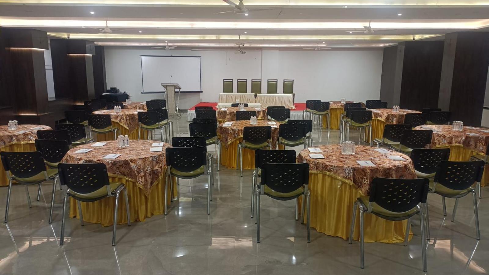 Hotel Shivalik - Mehsana Mahesana Ngoại thất bức ảnh