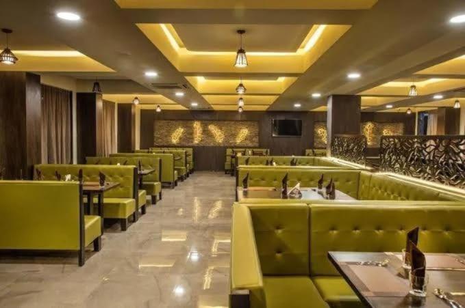 Hotel Shivalik - Mehsana Mahesana Ngoại thất bức ảnh