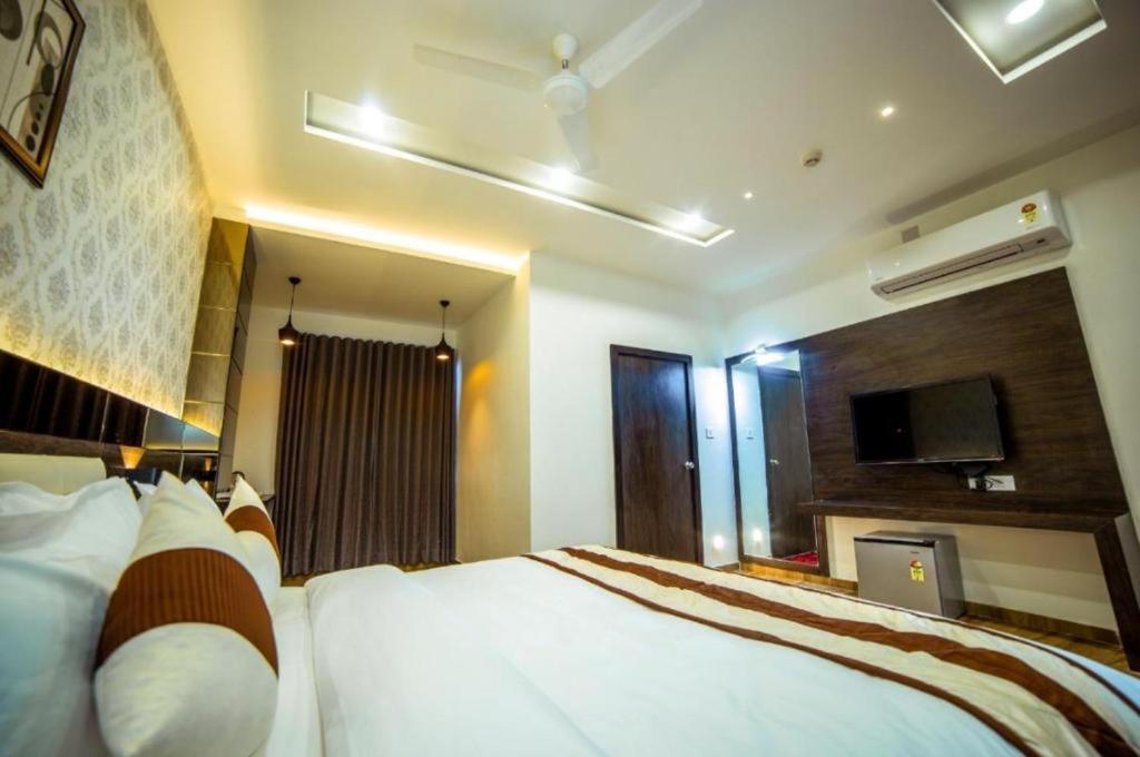Hotel Shivalik - Mehsana Mahesana Ngoại thất bức ảnh